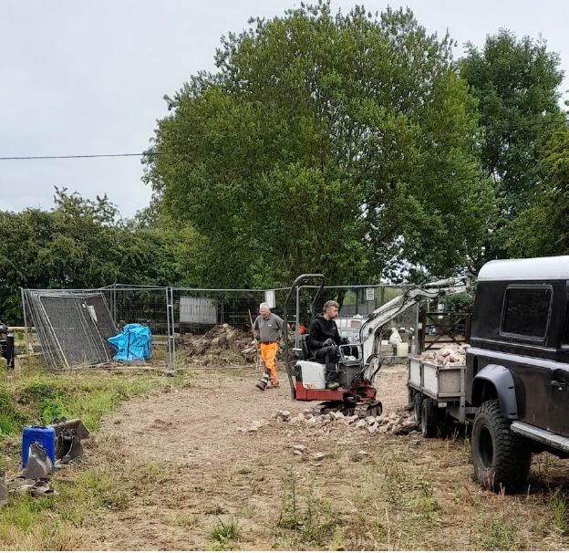 Cottages_Digger_July_2022